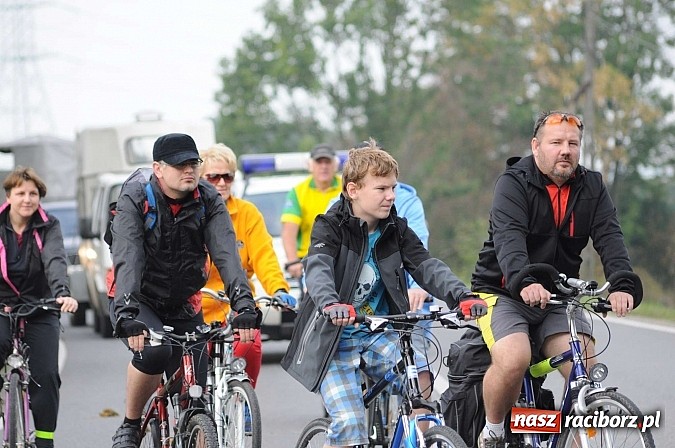 Zdjęcie w galerii na portalu naszraciborz.pl: W cztery godziny przeszli Szlakiem Husarii i Sobieskiego z Raciborza do Rud wiadomości z regionu