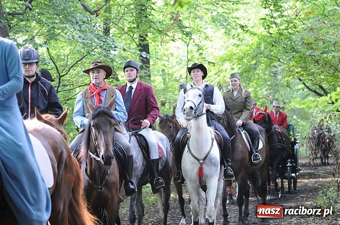 Zdjęcie w galerii na portalu naszraciborz.pl: W cztery godziny przeszli Szlakiem Husarii i Sobieskiego z Raciborza do Rud wiadomości z regionu