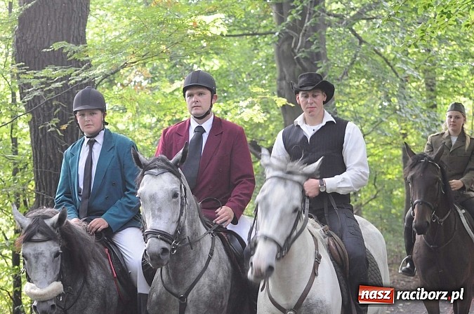 Zdjęcie w galerii na portalu naszraciborz.pl: W cztery godziny przeszli Szlakiem Husarii i Sobieskiego z Raciborza do Rud wiadomości z regionu