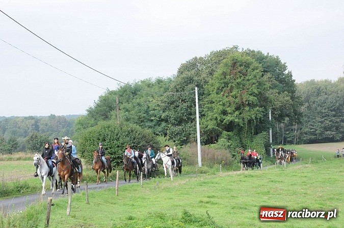 Zdjęcie w galerii na portalu naszraciborz.pl: W cztery godziny przeszli Szlakiem Husarii i Sobieskiego z Raciborza do Rud wiadomości z regionu