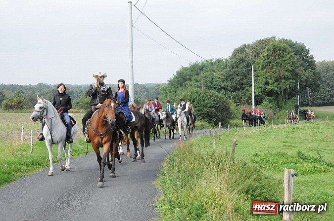 Zdjęcie w galerii na portalu naszraciborz.pl: W cztery godziny przeszli Szlakiem Husarii i Sobieskiego z Raciborza do Rud wiadomości z regionu