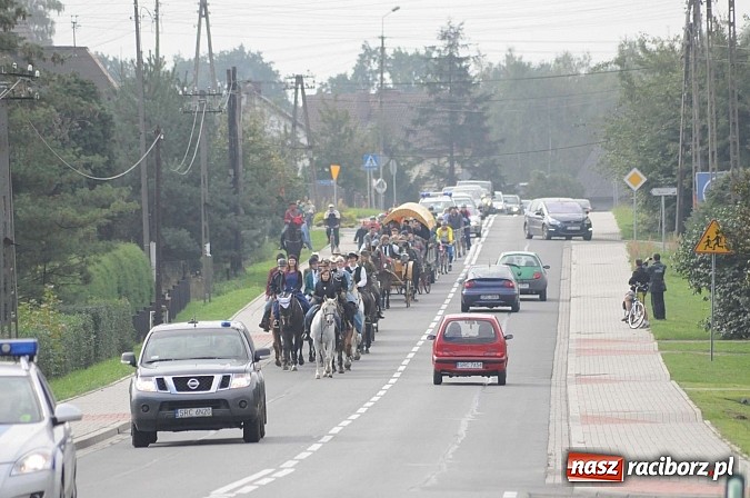 Zdjęcie w galerii na portalu naszraciborz.pl: W cztery godziny przeszli Szlakiem Husarii i Sobieskiego z Raciborza do Rud wiadomości z regionu