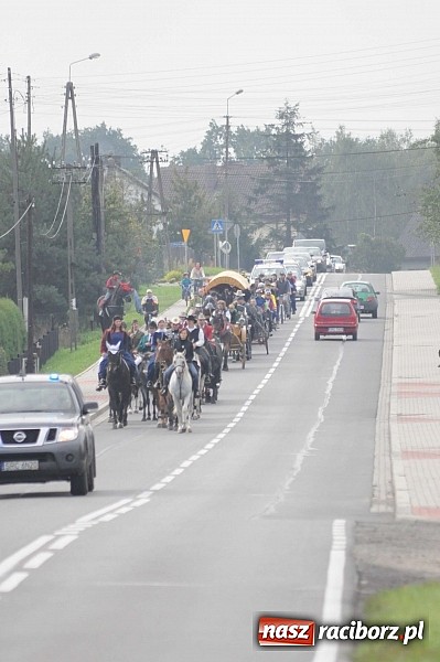Zdjęcie w galerii na portalu naszraciborz.pl: W cztery godziny przeszli Szlakiem Husarii i Sobieskiego z Raciborza do Rud wiadomości z regionu