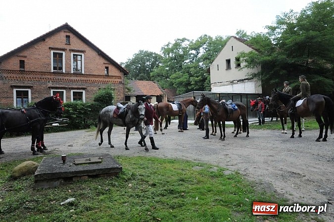 Zdjęcie w galerii na portalu naszraciborz.pl: W cztery godziny przeszli Szlakiem Husarii i Sobieskiego z Raciborza do Rud wiadomości z regionu