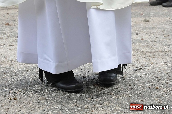 Zdjęcie w galerii na portalu naszraciborz.pl: W cztery godziny przeszli Szlakiem Husarii i Sobieskiego z Raciborza do Rud wiadomości z regionu