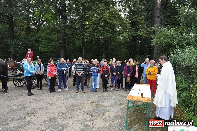 Zdjęcie w galerii na portalu naszraciborz.pl: W cztery godziny przeszli Szlakiem Husarii i Sobieskiego z Raciborza do Rud wiadomości z regionu