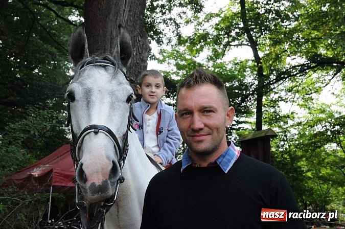Zdjęcie w galerii na portalu naszraciborz.pl: W cztery godziny przeszli Szlakiem Husarii i Sobieskiego z Raciborza do Rud wiadomości z regionu