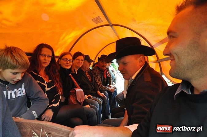 Zdjęcie w galerii na portalu naszraciborz.pl: W cztery godziny przeszli Szlakiem Husarii i Sobieskiego z Raciborza do Rud wiadomości z regionu