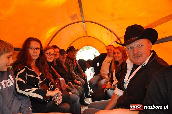 Zdjęcie w galerii na portalu naszraciborz.pl: W cztery godziny przeszli Szlakiem Husarii i Sobieskiego z Raciborza do Rud wiadomości z regionu