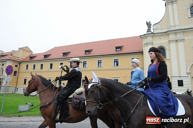 Zdjęcie w galerii na portalu naszraciborz.pl: W cztery godziny przeszli Szlakiem Husarii i Sobieskiego z Raciborza do Rud wiadomości z regionu