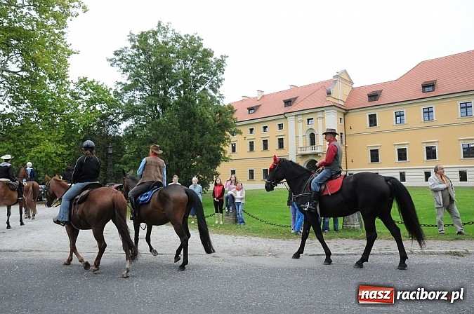 Zdjęcie w galerii na portalu naszraciborz.pl: W cztery godziny przeszli Szlakiem Husarii i Sobieskiego z Raciborza do Rud wiadomości z regionu