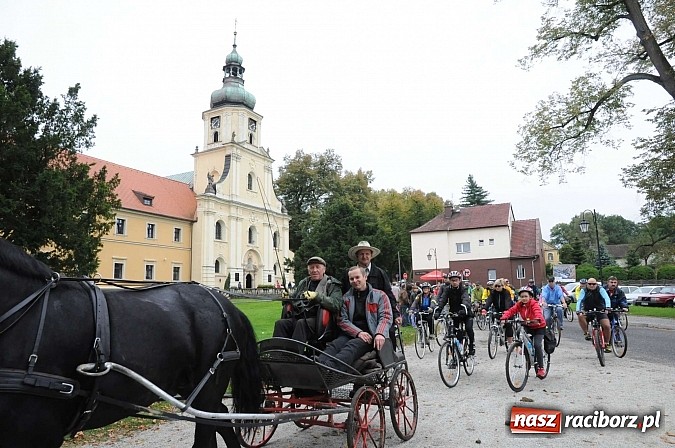 Zdjęcie w galerii na portalu naszraciborz.pl: W cztery godziny przeszli Szlakiem Husarii i Sobieskiego z Raciborza do Rud wiadomości z regionu
