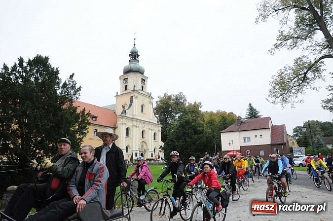 Zdjęcie w galerii na portalu naszraciborz.pl: W cztery godziny przeszli Szlakiem Husarii i Sobieskiego z Raciborza do Rud wiadomości z regionu