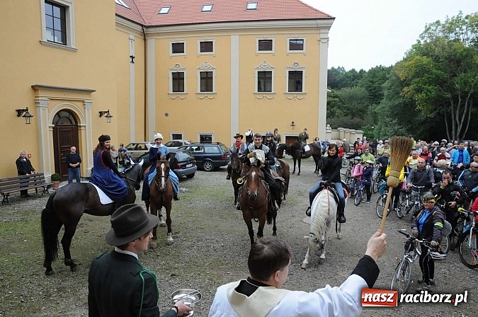 Zdjęcie w galerii na portalu naszraciborz.pl: W cztery godziny przeszli Szlakiem Husarii i Sobieskiego z Raciborza do Rud wiadomości z regionu