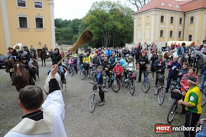 Zdjęcie w galerii na portalu naszraciborz.pl: W cztery godziny przeszli Szlakiem Husarii i Sobieskiego z Raciborza do Rud wiadomości z regionu