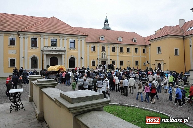 Zdjęcie w galerii na portalu naszraciborz.pl: W cztery godziny przeszli Szlakiem Husarii i Sobieskiego z Raciborza do Rud wiadomości z regionu