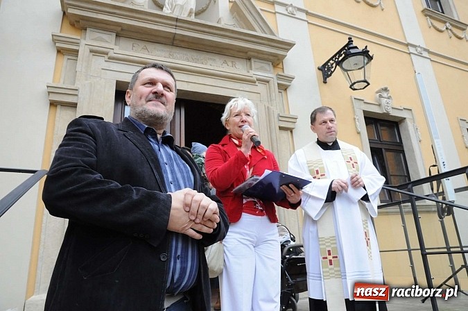 Zdjęcie w galerii na portalu naszraciborz.pl: W cztery godziny przeszli Szlakiem Husarii i Sobieskiego z Raciborza do Rud wiadomości z regionu