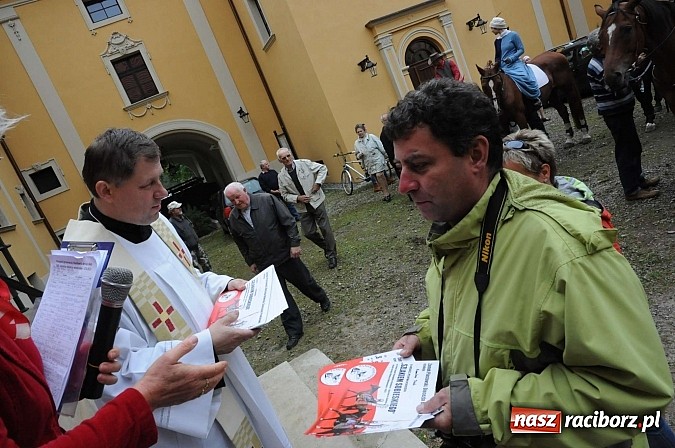 Zdjęcie w galerii na portalu naszraciborz.pl: W cztery godziny przeszli Szlakiem Husarii i Sobieskiego z Raciborza do Rud wiadomości z regionu