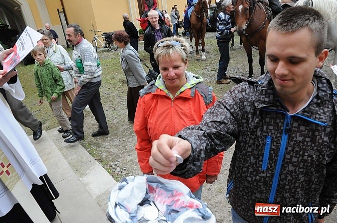 Zdjęcie w galerii na portalu naszraciborz.pl: W cztery godziny przeszli Szlakiem Husarii i Sobieskiego z Raciborza do Rud wiadomości z regionu