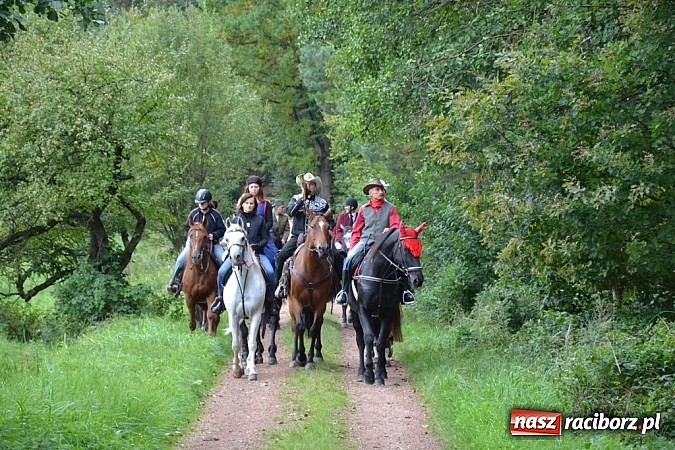Zdjęcie w galerii na portalu naszraciborz.pl: W cztery godziny przeszli Szlakiem Husarii i Sobieskiego z Raciborza do Rud wiadomości z regionu
