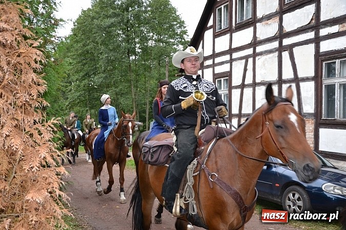 Zdjęcie w galerii na portalu naszraciborz.pl: W cztery godziny przeszli Szlakiem Husarii i Sobieskiego z Raciborza do Rud wiadomości z regionu