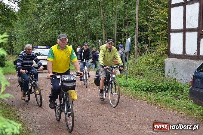 Zdjęcie w galerii na portalu naszraciborz.pl: W cztery godziny przeszli Szlakiem Husarii i Sobieskiego z Raciborza do Rud wiadomości z regionu