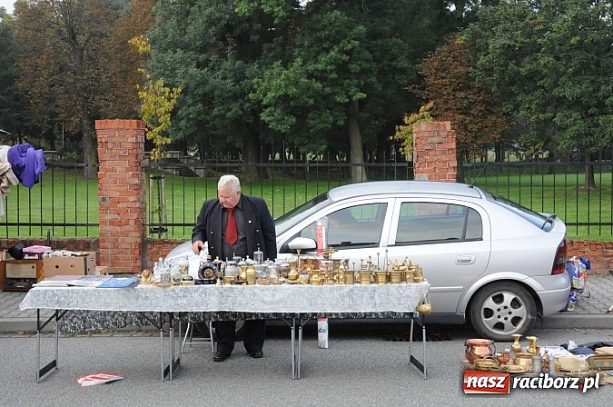 Zdjęcie w galerii na portalu naszraciborz.pl: Pogoda dopisała więc kupców nie zabrakło wiadomości z regionu