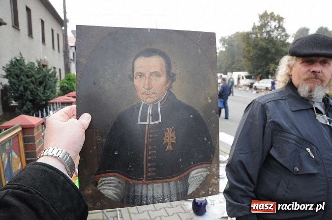 Zdjęcie w galerii na portalu naszraciborz.pl: Pogoda dopisała więc kupców nie zabrakło wiadomości z regionu