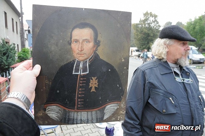 Zdjęcie w galerii na portalu naszraciborz.pl: Pogoda dopisała więc kupców nie zabrakło wiadomości z regionu