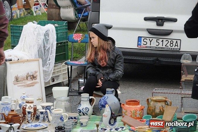 Zdjęcie w galerii na portalu naszraciborz.pl: Pogoda dopisała więc kupców nie zabrakło wiadomości z regionu