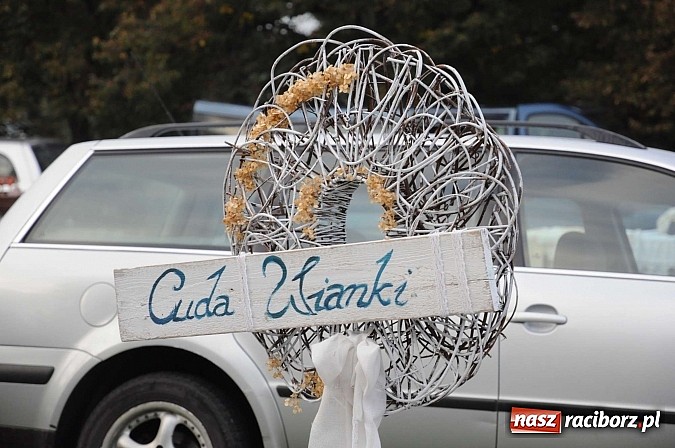 Zdjęcie w galerii na portalu naszraciborz.pl: Pogoda dopisała więc kupców nie zabrakło wiadomości z regionu