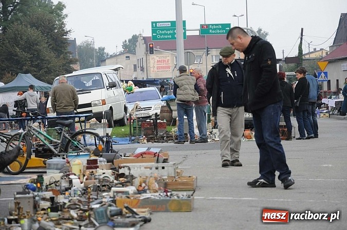 Zdjęcie w galerii na portalu naszraciborz.pl: Pogoda dopisała więc kupców nie zabrakło wiadomości z regionu