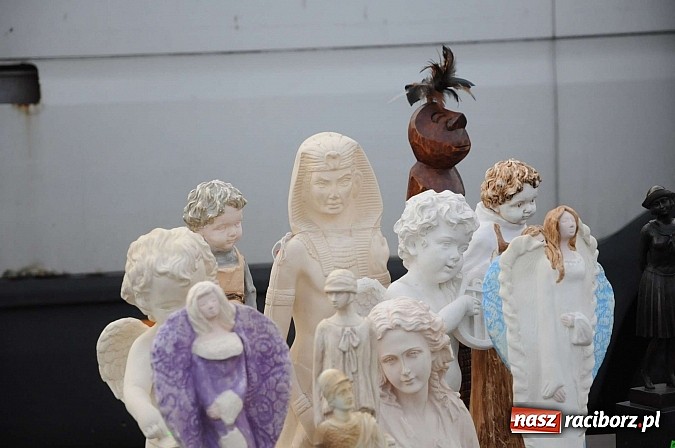 Zdjęcie w galerii na portalu naszraciborz.pl: Pogoda dopisała więc kupców nie zabrakło wiadomości z regionu