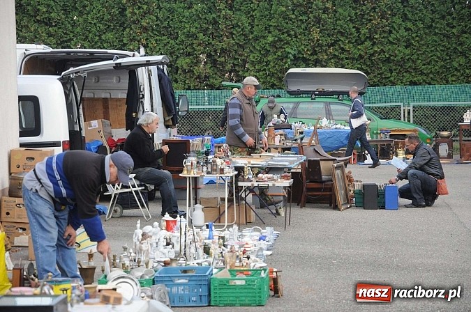Zdjęcie w galerii na portalu naszraciborz.pl: Pogoda dopisała więc kupców nie zabrakło wiadomości z regionu