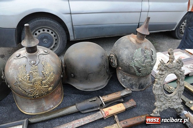 Zdjęcie w galerii na portalu naszraciborz.pl: Pogoda dopisała więc kupców nie zabrakło wiadomości z regionu