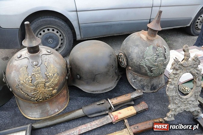 Zdjęcie w galerii na portalu naszraciborz.pl: Pogoda dopisała więc kupców nie zabrakło wiadomości z regionu