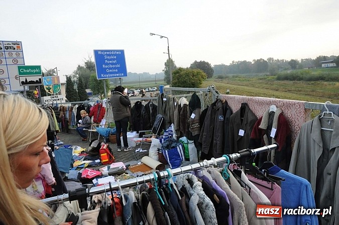 Zdjęcie w galerii na portalu naszraciborz.pl: Pogoda dopisała więc kupców nie zabrakło wiadomości z regionu