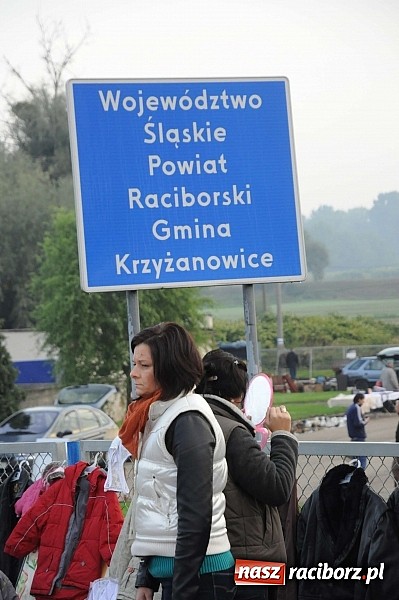 Zdjęcie w galerii na portalu naszraciborz.pl: Pogoda dopisała więc kupców nie zabrakło wiadomości z regionu