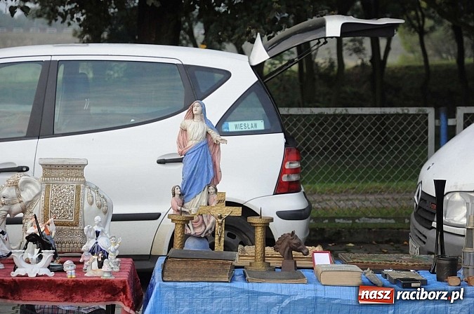 Zdjęcie w galerii na portalu naszraciborz.pl: Pogoda dopisała więc kupców nie zabrakło wiadomości z regionu