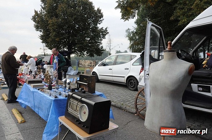 Zdjęcie w galerii na portalu naszraciborz.pl: Pogoda dopisała więc kupców nie zabrakło wiadomości z regionu