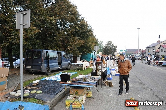 Zdjęcie w galerii na portalu naszraciborz.pl: Pogoda dopisała więc kupców nie zabrakło wiadomości z regionu