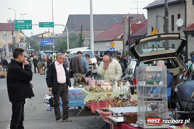 Zdjęcie w galerii na portalu naszraciborz.pl: Pogoda dopisała więc kupców nie zabrakło wiadomości z regionu