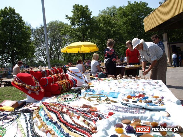 Zdjęcie w galerii na portalu naszraciborz.pl: Ponad setka stoisk w Chałupkach wiadomości z regionu