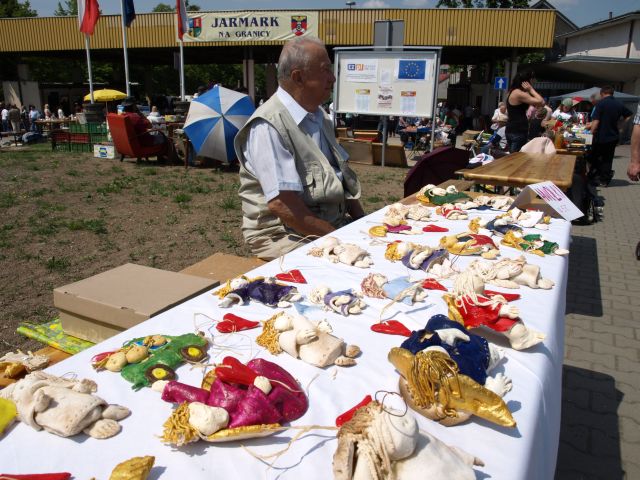 Zdjęcie w galerii na portalu naszraciborz.pl: Ponad setka stoisk w Chałupkach wiadomości z regionu