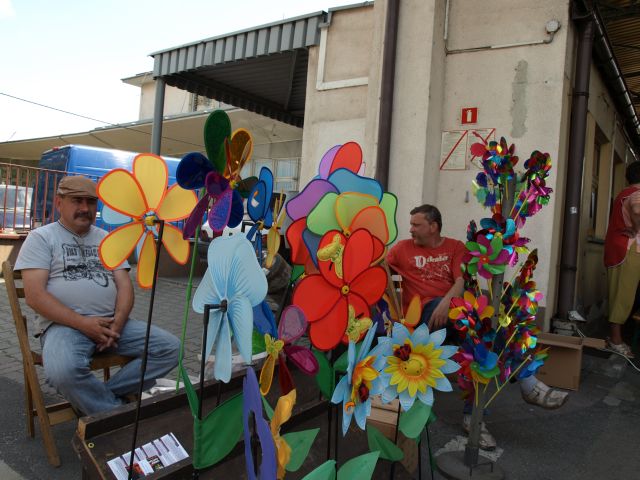 Zdjęcie w galerii na portalu naszraciborz.pl: Ponad setka stoisk w Chałupkach wiadomości z regionu