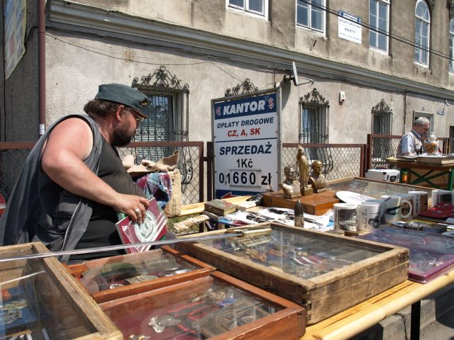 Zdjęcie w galerii na portalu naszraciborz.pl: Ponad setka stoisk w Chałupkach wiadomości z regionu