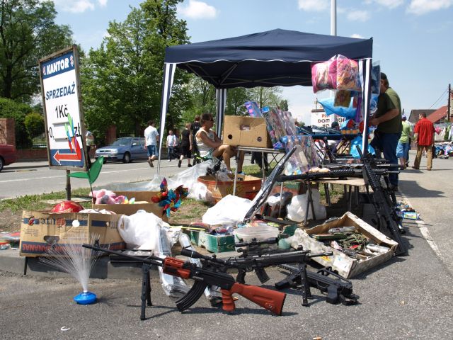 Zdjęcie w galerii na portalu naszraciborz.pl: Ponad setka stoisk w Chałupkach wiadomości z regionu