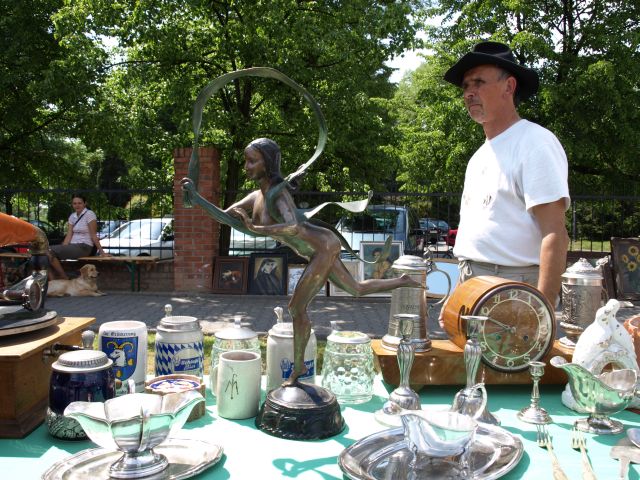 Zdjęcie w galerii na portalu naszraciborz.pl: Ponad setka stoisk w Chałupkach wiadomości z regionu