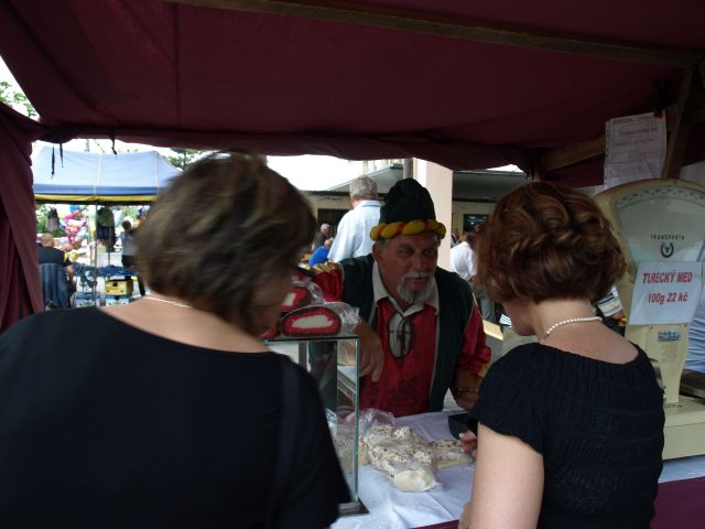 Zdjęcie w galerii na portalu naszraciborz.pl: Ponad setka stoisk w Chałupkach wiadomości z regionu