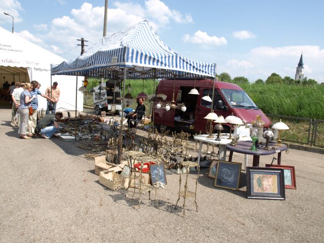Zdjęcie w galerii na portalu naszraciborz.pl: Ponad setka stoisk w Chałupkach wiadomości z regionu